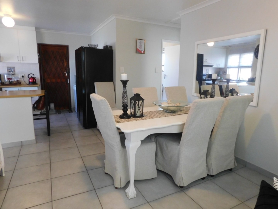 2 Bedroom Property for Sale in Sea Breeze Western Cape